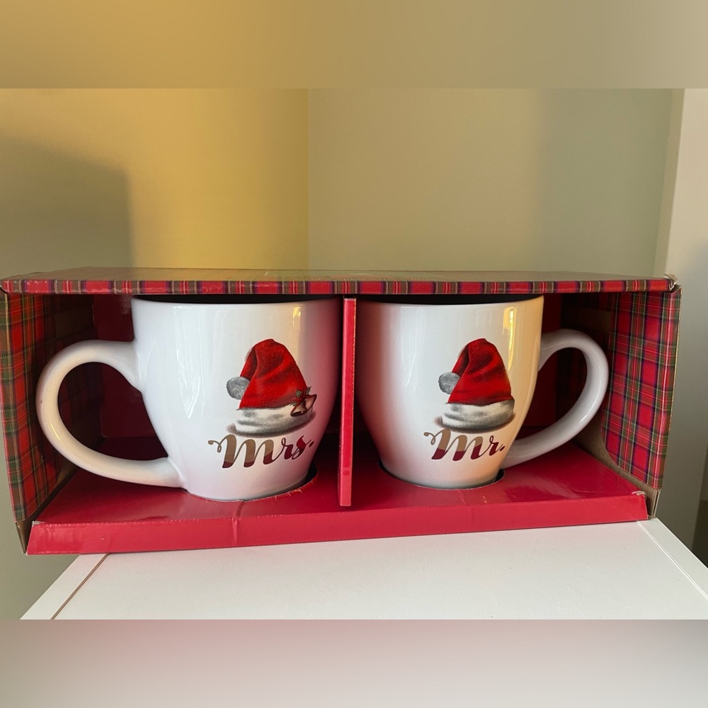 Set of 2 Mr. And Mrs. Christmas Mugs